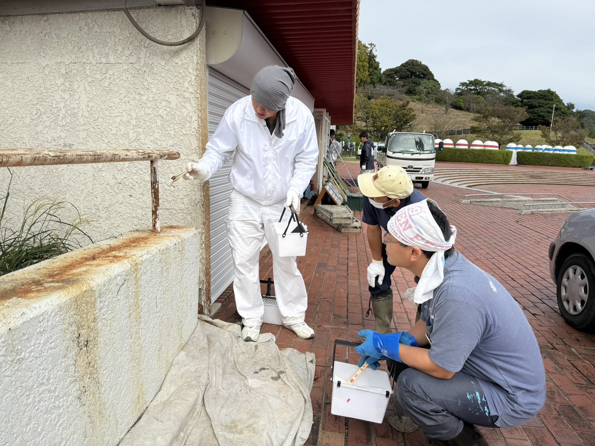 「いいいろ塗装の日」愛知こどもの国でボランティア活動をしました